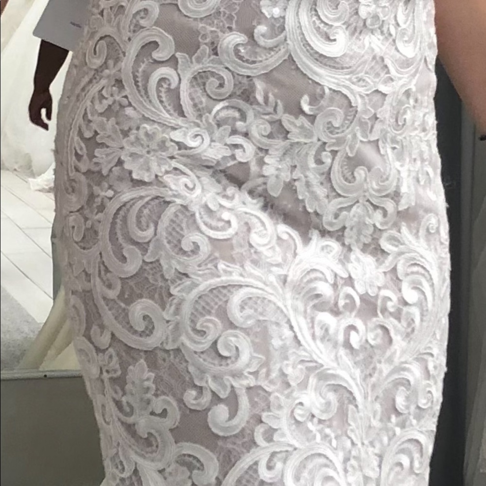 ✨ Gorgeous Allure Wedding Gown ✨ - Picture 7 of 7